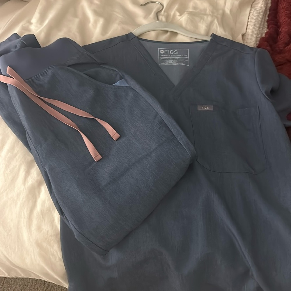 Figs. XS set. Great condition. Open to offers